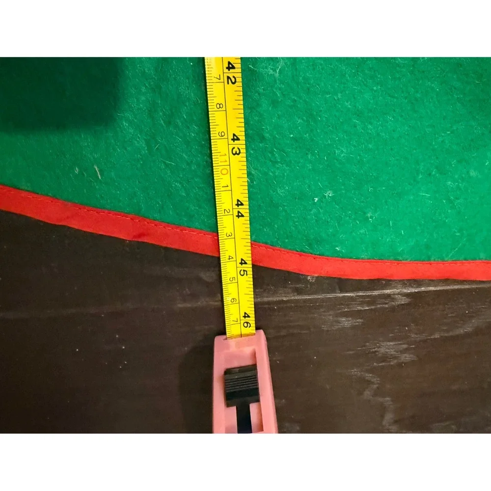 Christmas Holiday Tree Skirt Green Penguin Snowflake Felt Holiday 45 Inch‎ VTG